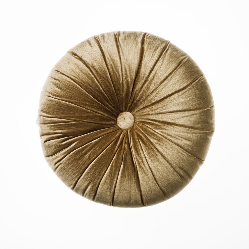 Chaise Gold Velvet cushion also from Adairs for a touch of luxury. #Great #Gatsby 1920s inspired design on the RSD Blog.
