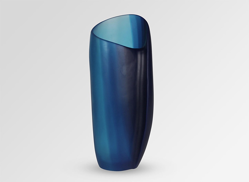 Stunning Blues Tall Shell Wrap Vase in Dinosaur Designs’ Art-range, made from resin