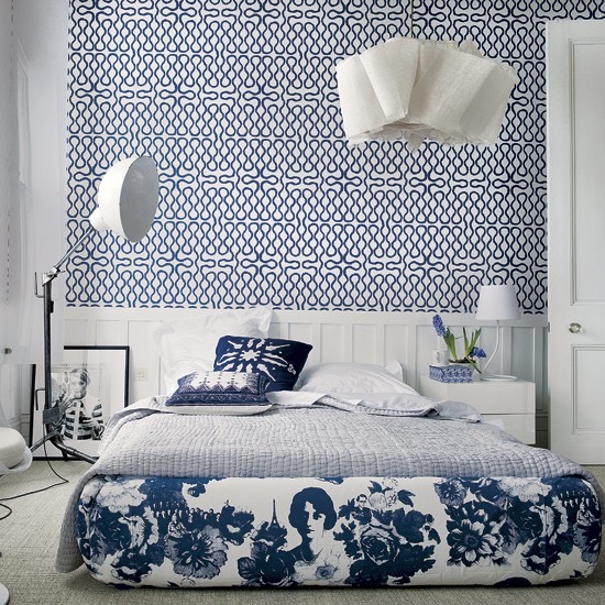 Classic navy and white, combining modern and traditional patterns with varied statement lighting. More #blue goodness on the RSD Blog.